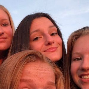 Meet your Posher, Leah